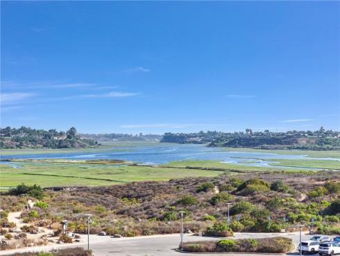 2504 University , Newport Beach, CA
