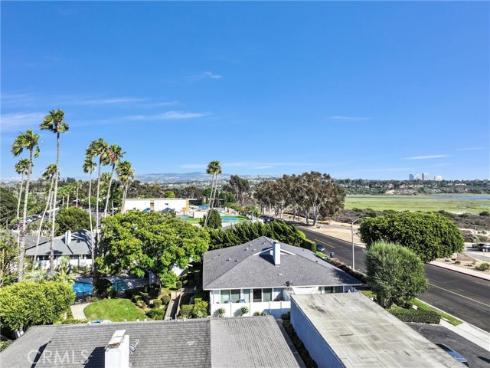 2504  University  , Newport Beach, CA