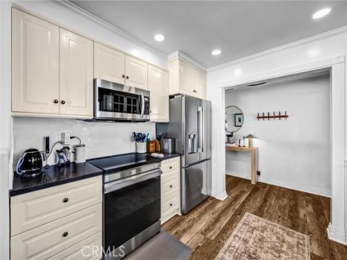 2504 University , Newport Beach, CA