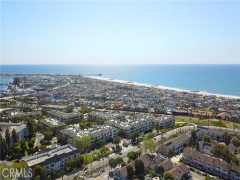 200  Paris  304  Lane, Newport Beach, CA