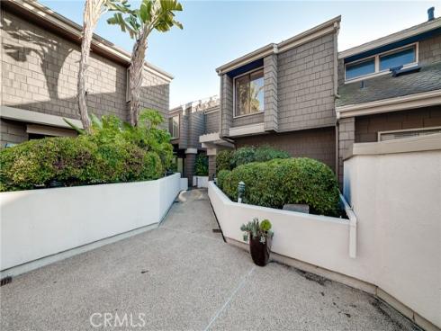 67 Sea Island Drive, Newport Beach, CA