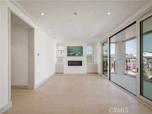 225  Diamond  , Newport Beach, CA