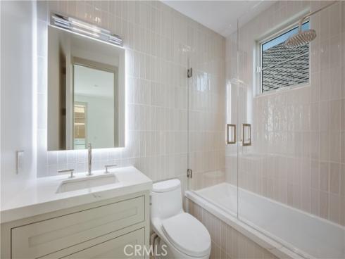 225  Diamond  , Newport Beach, CA