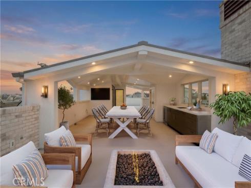 225  Diamond  , Newport Beach, CA