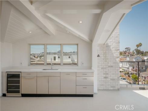 225  Diamond  , Newport Beach, CA