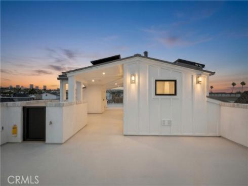 225  Diamond  , Newport Beach, CA