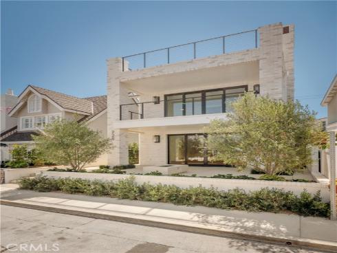225  Diamond  , Newport Beach, CA