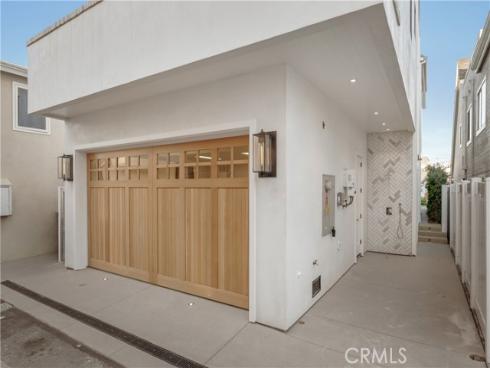 225  Diamond  , Newport Beach, CA