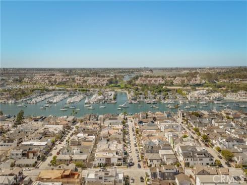 225  Diamond  , Newport Beach, CA