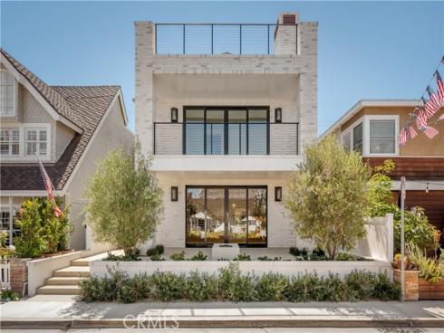 225  Diamond  , Newport Beach, CA