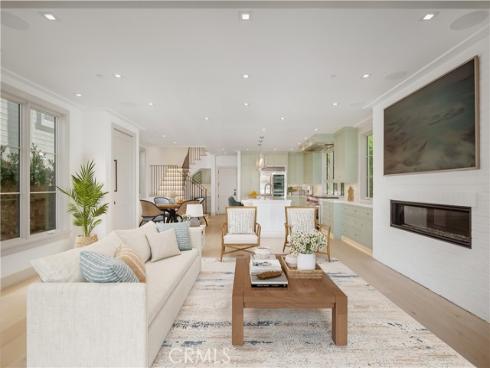 225  Diamond  , Newport Beach, CA