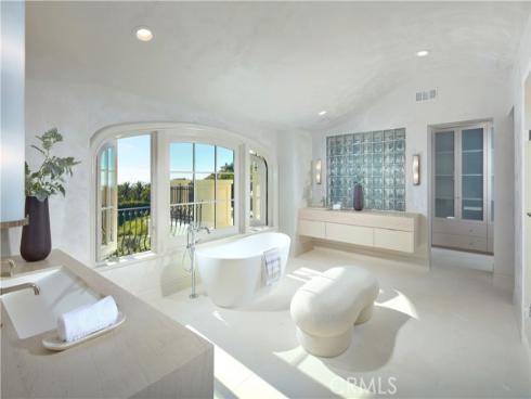 3 Island Vista , Newport Coast, CA
