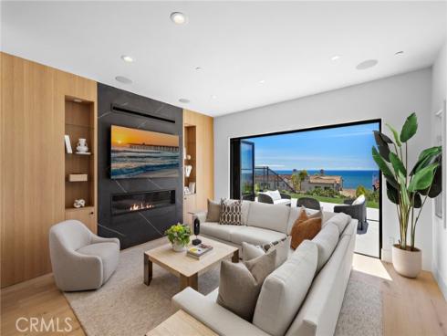 28 Surfspray Bluff , Newport Coast, CA