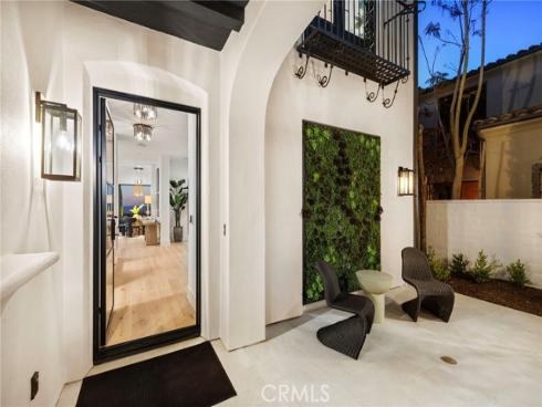 28 Surfspray Bluff , Newport Coast, CA