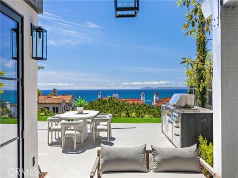 28 Surfspray Bluff , Newport Coast, CA