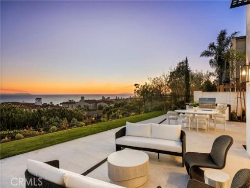 28 Surfspray Bluff , Newport Coast, CA