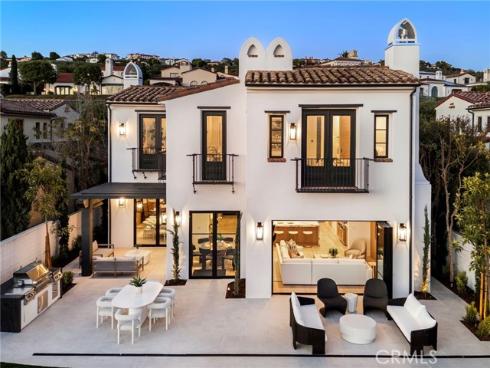 28 Surfspray Bluff , Newport Coast, CA
