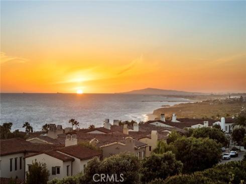 28 Surfspray Bluff , Newport Coast, CA