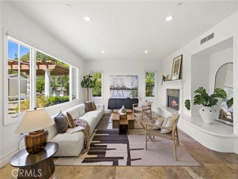 28 Sandy Cv , Newport Coast, CA