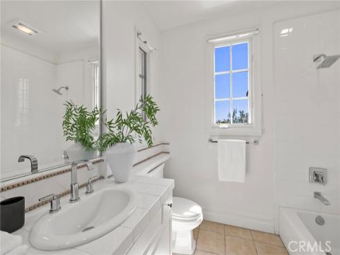 28 Sandy Cv , Newport Coast, CA