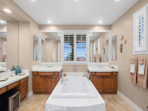 64  Sidney Bay  , Newport Coast, CA