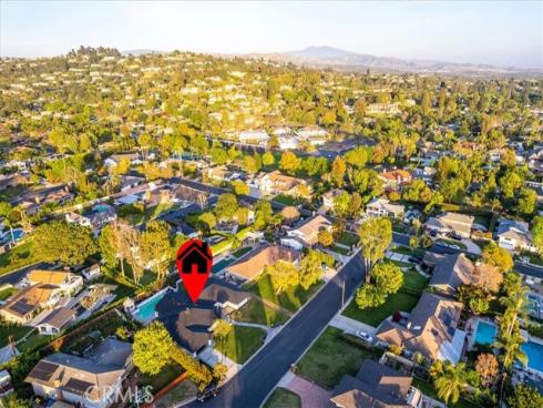1271  Brittany Cross  , North Tustin, CA