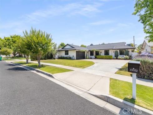 13352 Fairmont Way, North Tustin, CA