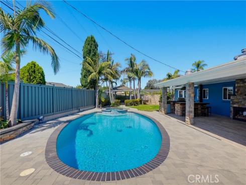 17372 Rainier Drive , North Tustin, CA