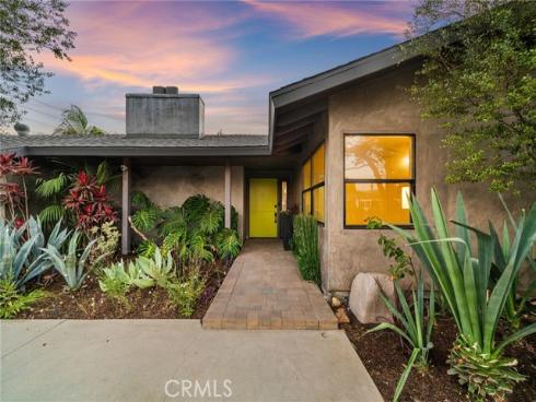 13981 Sandhurst Place, North Tustin, CA
