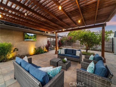13981 Sandhurst Place, North Tustin, CA