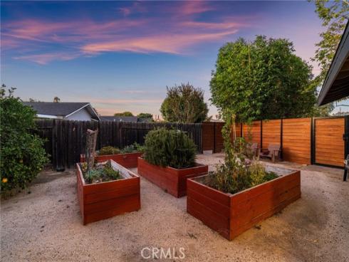 13981 Sandhurst Place, North Tustin, CA