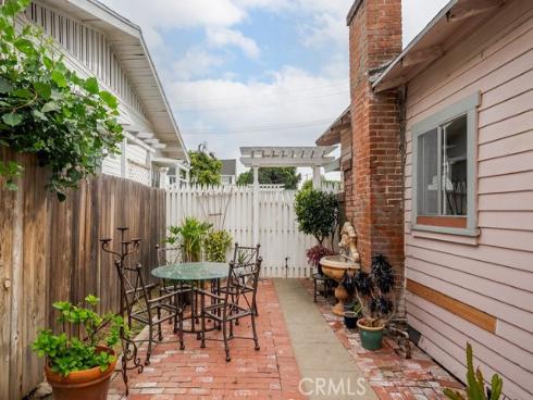 637 E Van Bibber , Orange, CA