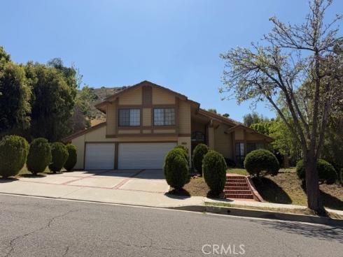 5738 E. Muir