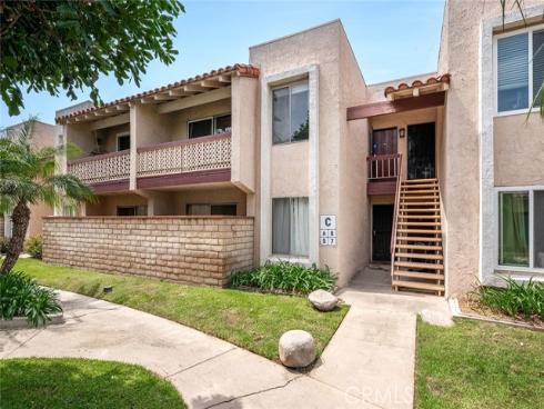 700 W. La Veta