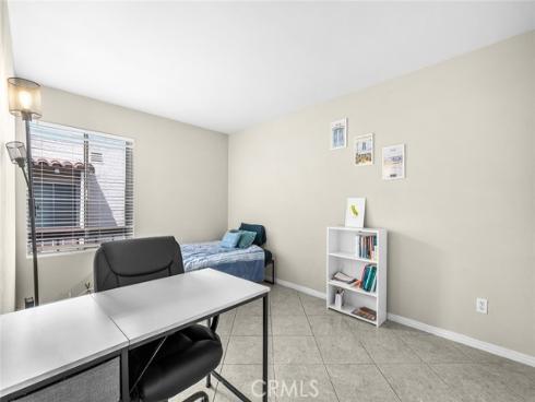 700 W La Veta , Orange, CA