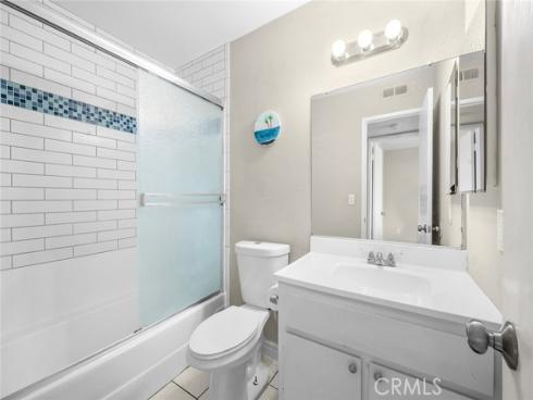 700 W La Veta , Orange, CA