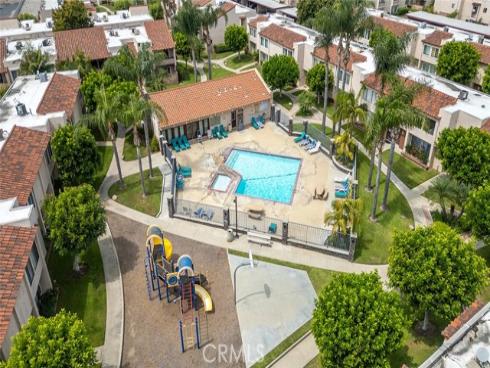 700 W La Veta , Orange, CA