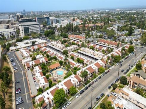 700 W La Veta , Orange, CA