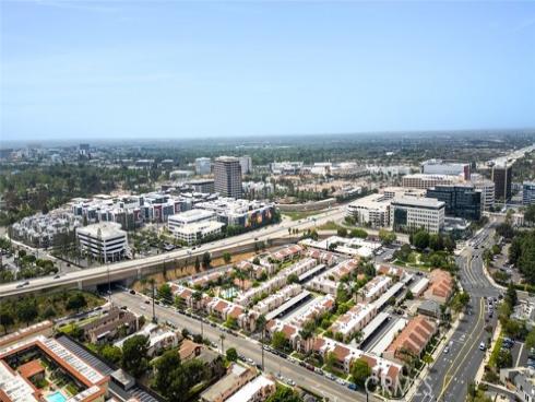 700 W La Veta , Orange, CA