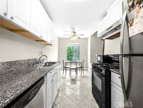 700 W La Veta , Orange, CA