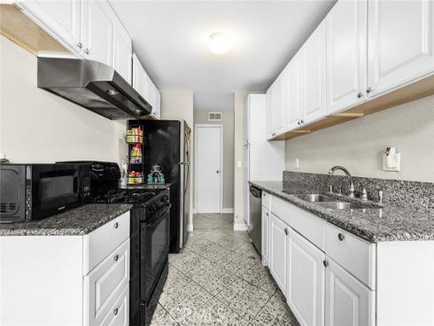 700 W La Veta , Orange, CA