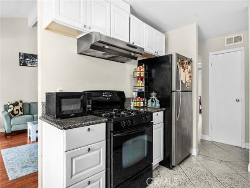 700 W La Veta , Orange, CA