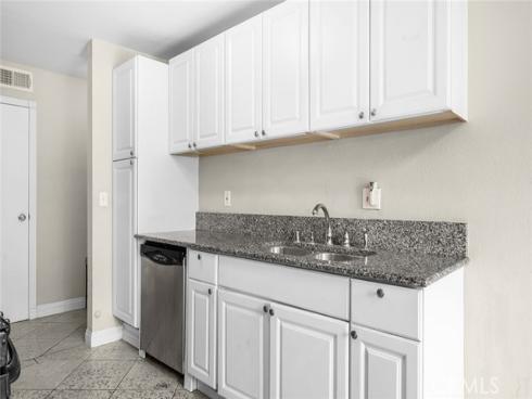 700 W La Veta , Orange, CA