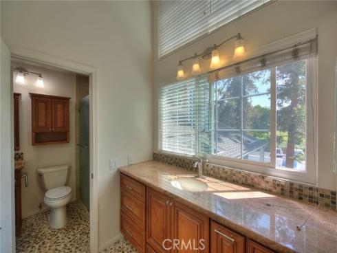 700 E Lake 7 Drive, Orange, CA