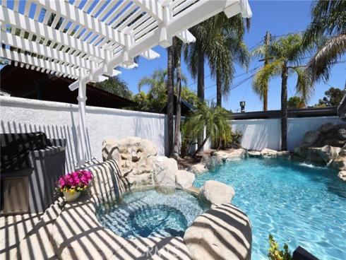 633 N Orange   Street, Orange, CA