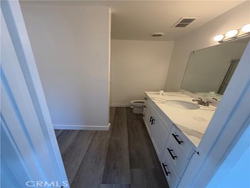 700 West La Veta E4 Avenue, Orange, CA