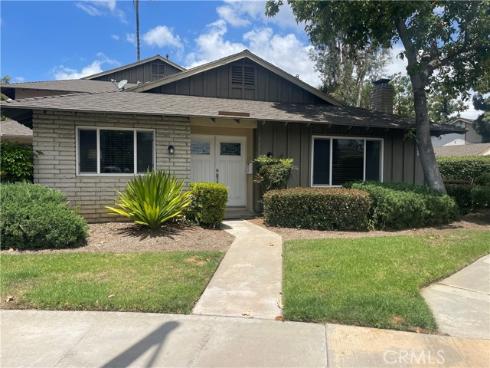 111 E. Palmdale 1