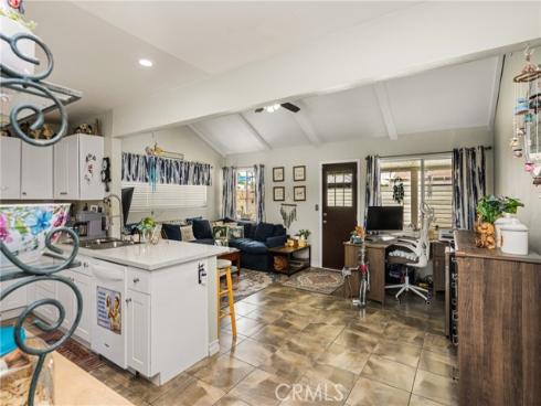 915 E La Veta Avenue , Orange, CA