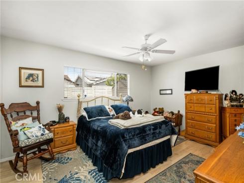 915 E La Veta Avenue , Orange, CA