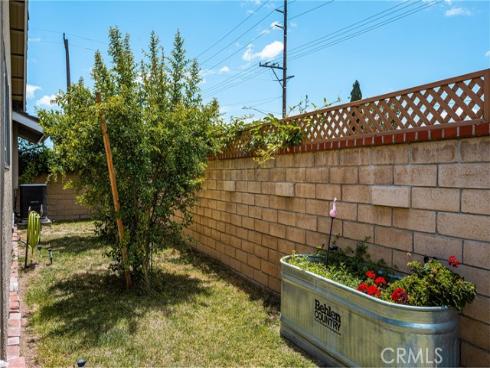 915 E La Veta Avenue , Orange, CA